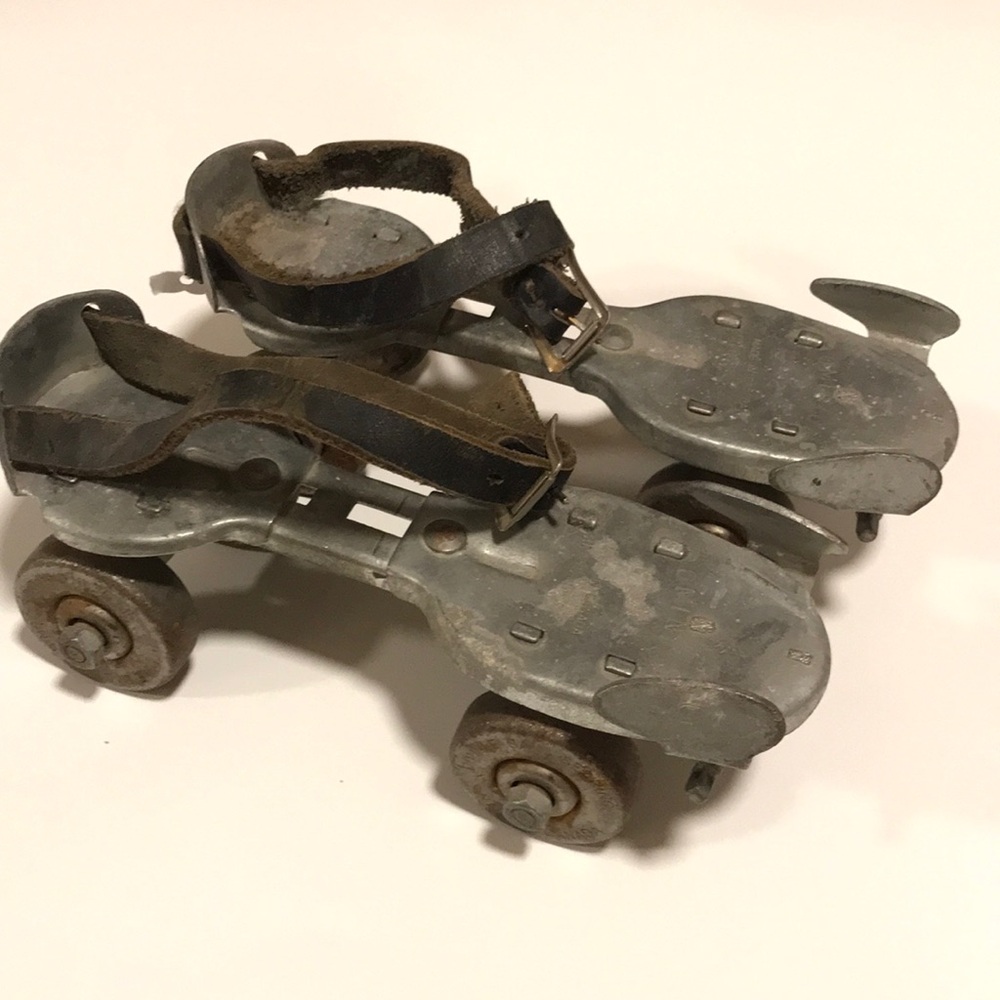 Antique Dominion roller skates
